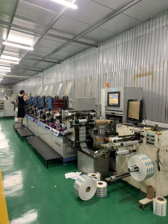 Hình ảnh xưởng sản xuất Hoàng Nam